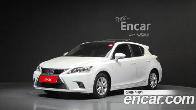 Lexus CT200h 2016 — photo 1