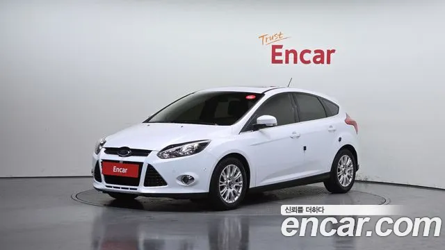 Ford Focus 2015 — photo 1