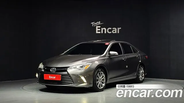 Toyota Camry 2017 — photo 1