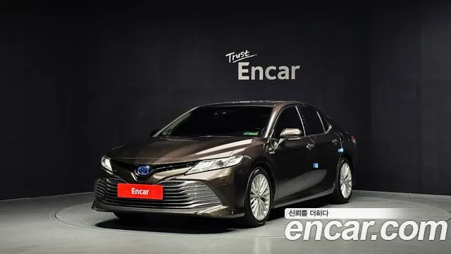 Toyota Camry 2018 — photo 1