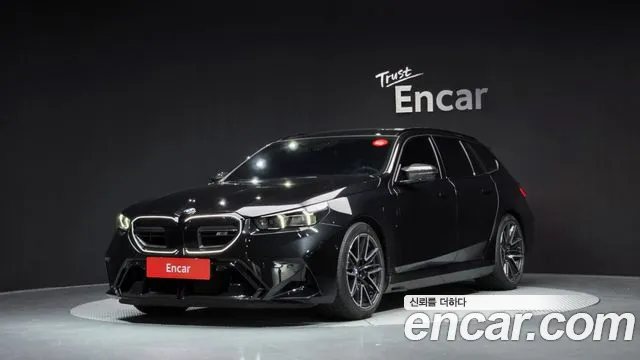 BMW M5 2026 — photo 1