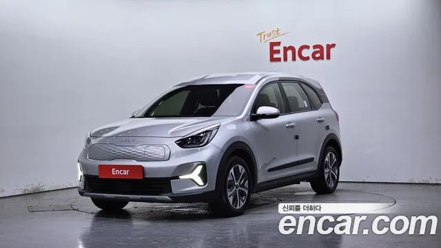 Kia Niro 2023 — photo 1