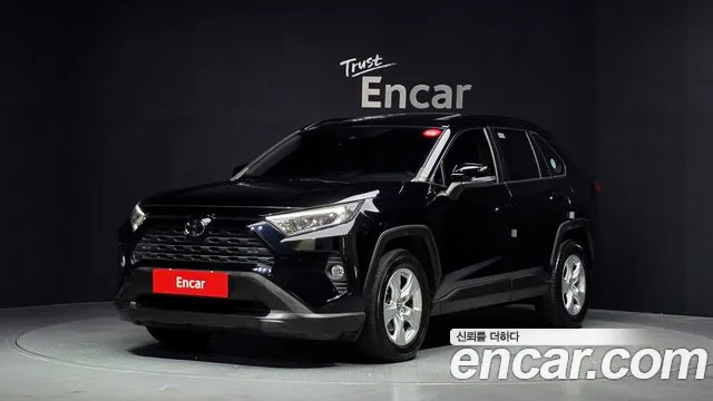 Toyota RAV4 2019 — photo 1