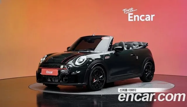 Mini Cooper Convertible 2024 — photo 1