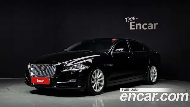 Jaguar XJ 2016 — photo 1