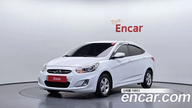Hyundai Accent 2012 — photo 1
