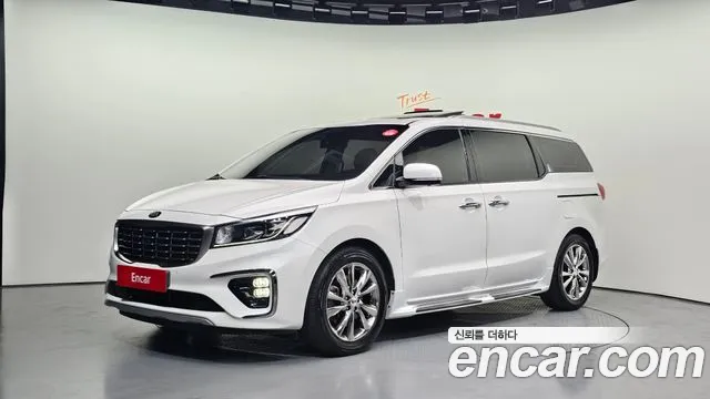 Kia Canival 2019 — photo 1