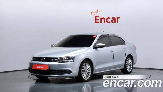 Volkswagen Jetta 2012 — photo 1