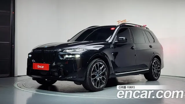 BMW X7 2025 — photo 1