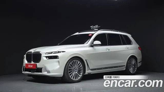 BMW X7 2025 — photo 1