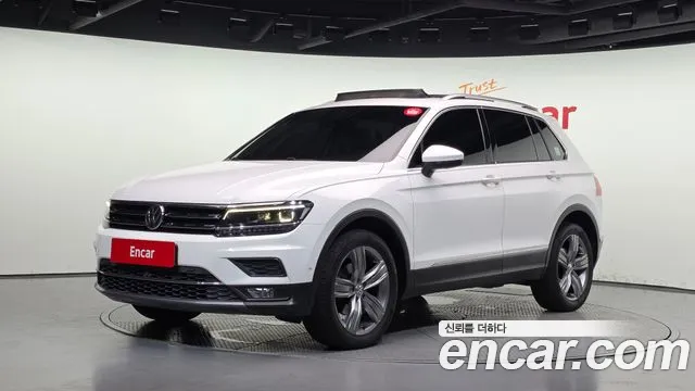 Volkswagen Tiguan 2018 — photo 1