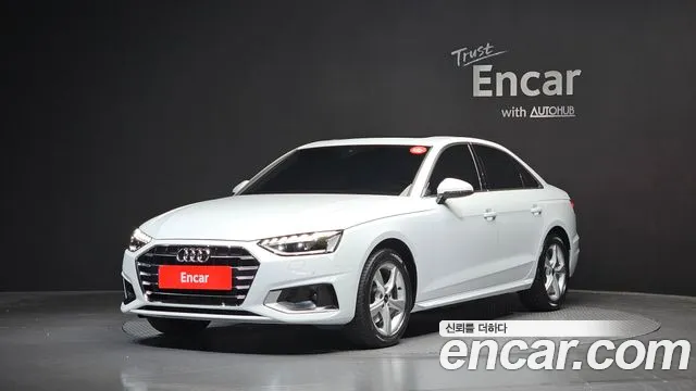 Audi A4 2022 — photo 1