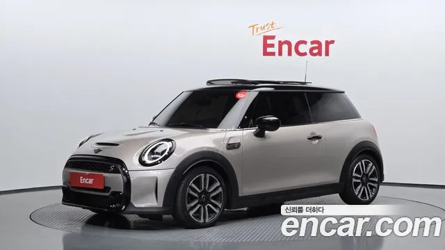 Mini Cooper 2024 — photo 1