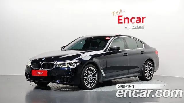 BMW 5-Series 2020 — photo 1