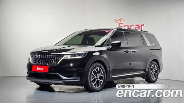 Kia Canival 2023 — photo 1