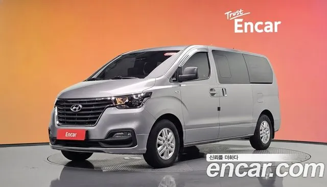 Hyundai Starex 2019 — photo 1