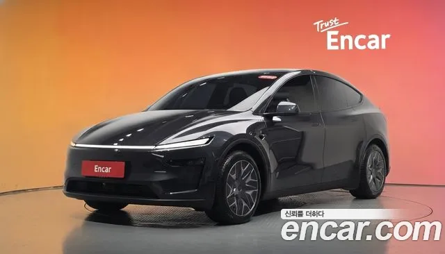 Tesla Model Y 2026 — photo 1