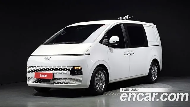 Hyundai Staria 2022 — photo 1