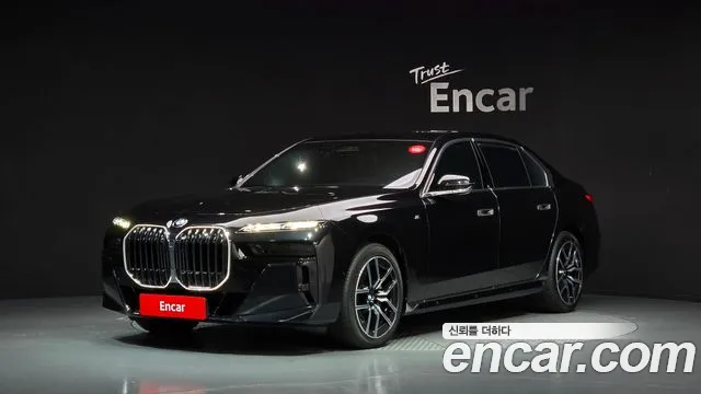 BMW 7-Series 2024 — photo 1
