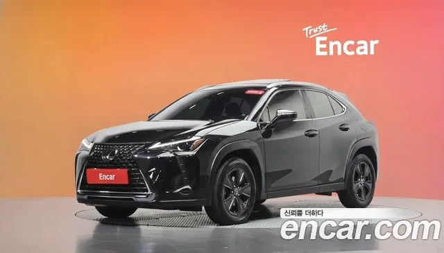 Lexus UX 2024 — photo 1