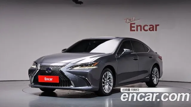 Lexus ES 2020 — photo 1
