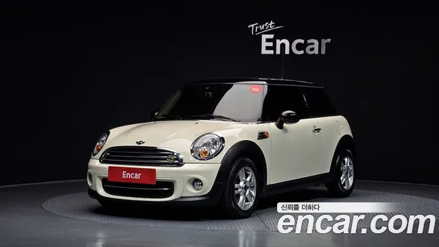 Mini Cooper 2013 — photo 1