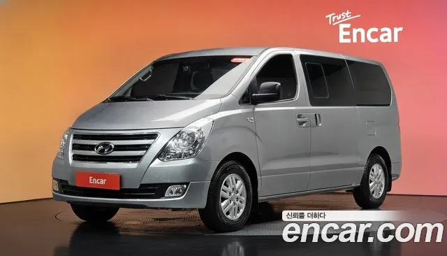 Hyundai Starex 2017 — photo 1