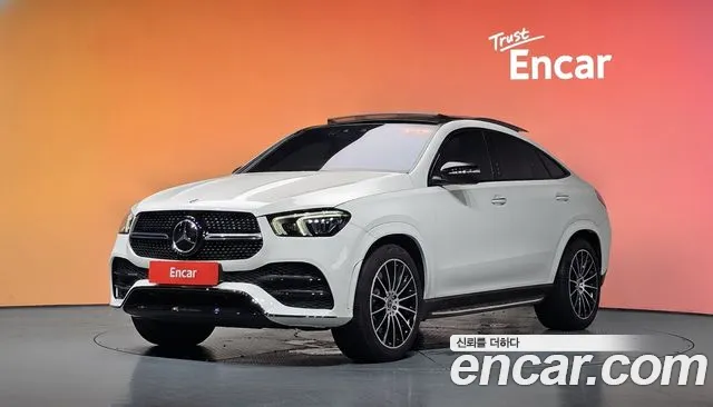 Mercedes-Benz GLE-Class 2022 — photo 1