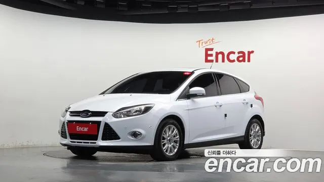 Ford Focus 2015 — photo 1