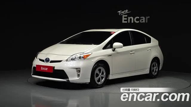 Toyota Prius 2015 — photo 1