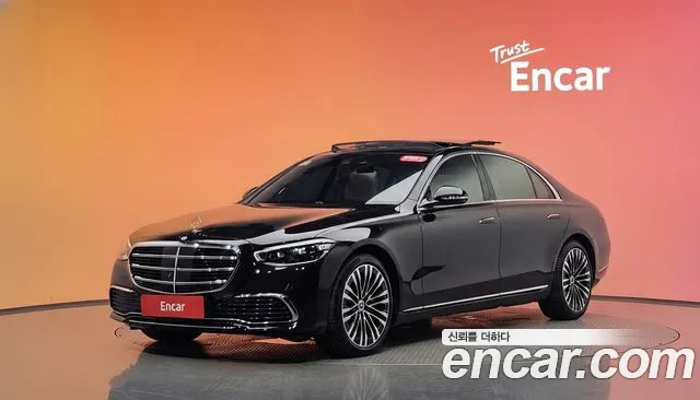 Mercedes-Benz S-Class 2023 — photo 1