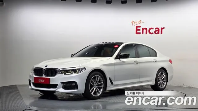 BMW 5-Series 2017 — photo 1