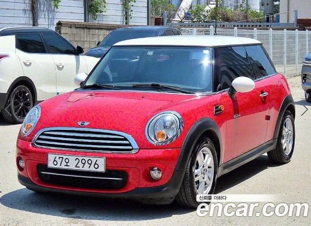 Mini Cooper 2012 — photo 1