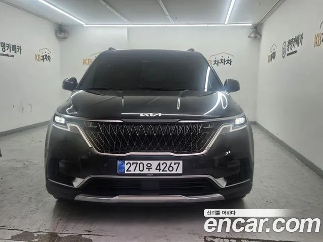 Kia Canival 2023 — photo 1