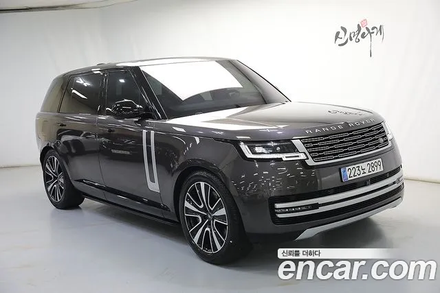 Land Rover Range Rover 2023 — photo 1