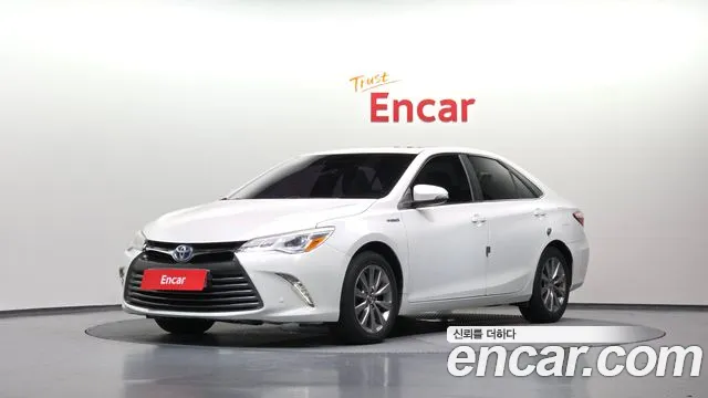 Toyota Camry 2017 — photo 1