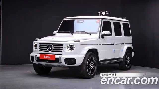 Mercedes-Benz G-Class 2025 — photo 1