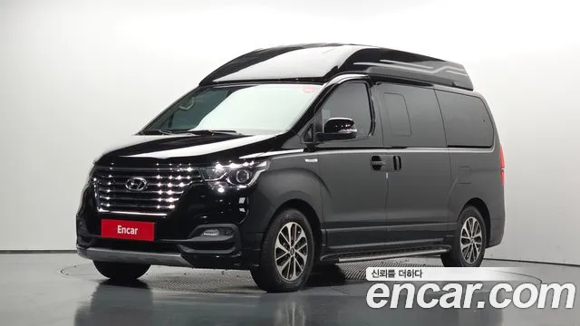 Hyundai Starex 2019 — photo 1
