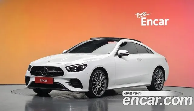Mercedes-Benz E-Class 2022 — photo 1
