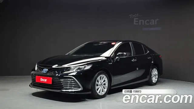Toyota Camry 2024 — photo 1