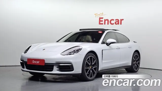 Porsche Panamera 2018 — photo 1