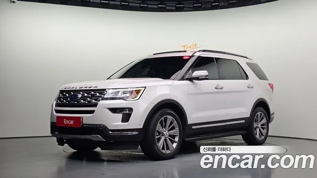 Ford Explorer 2018 — photo 1