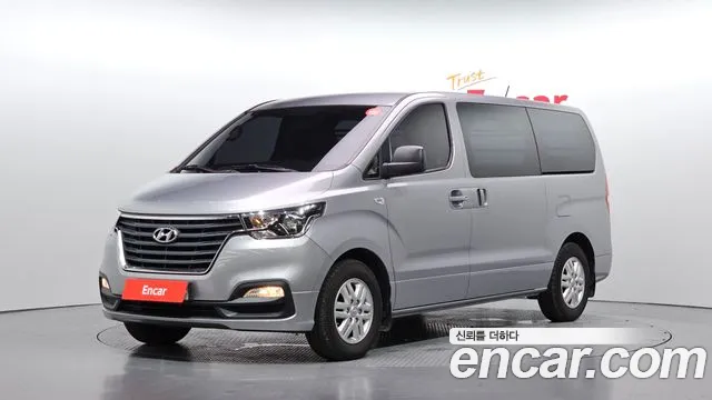 Hyundai Starex 2019 — photo 1