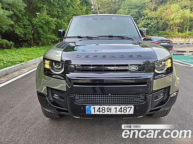 Land Rover Defender 2025 — photo 1