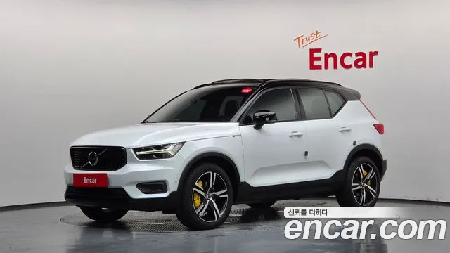 Volvo XC40 2019 — photo 1