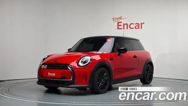 Mini Cooper 2024 — photo 1