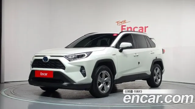 Toyota RAV4 2021 — photo 1