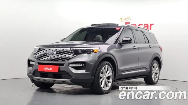 Ford Explorer 2022 — photo 1