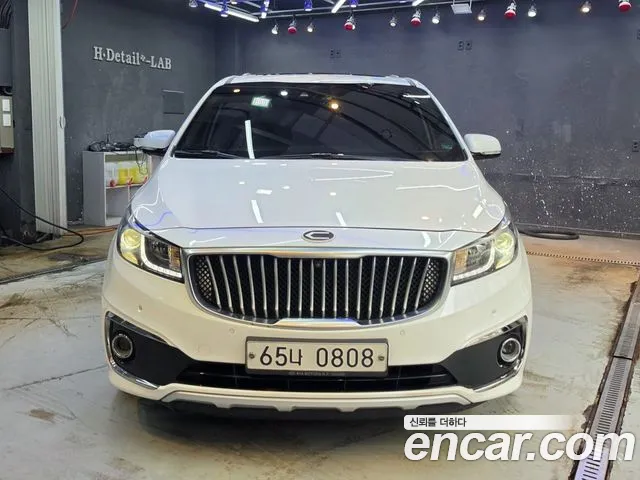 Kia Canival 2016 — photo 1
