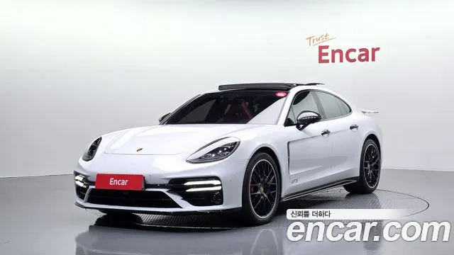 Porsche Panamera 2019 — photo 1